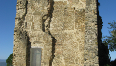 Tour et vestiges de l&#039;ancien château d&#039;Anjou