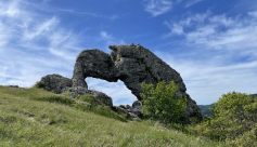 La Pierre Percée par La Motte d&#039;Aveillans