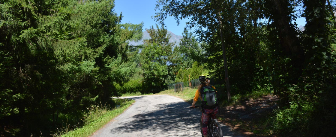 la route de Saint Claude vers Le Verts