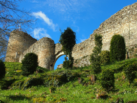 Remparts Saint-Hippolyte -Crmieu, cit mdivale - Balcons du Dauphin - Nord-Isre -  moins d'une heure de Lyon