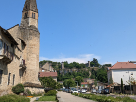 glise et colline Saint-Hippolyte - Crmieu, cit mdivale - Balcons du Dauphin - Nord-Isre -  moins d'une heure de Lyon