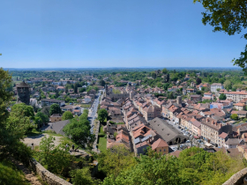 Vue sur Crmieu, cit mdivale - Balcons du Dauphin - Nord-Isre -  moins d'une heure de Lyon