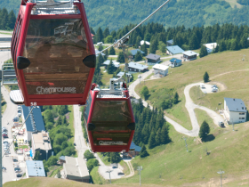 Photo de la tlcabine de la Croix de Chamrousse en t