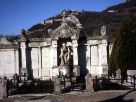 Tombe au Cimetire Saint-Roch