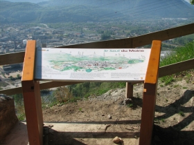 Table de lecture au Saut du Moine