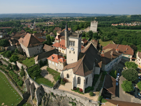 Quartier historique de Morestel, cit des peintres - Balcons du Dauphin - Nord-Isre -  moins d'une heure de Lyon