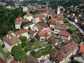 Quartier historique de Morestel, cit des peintres - Balcons du Dauphin - Nord-Isre -  moins d'une heure de Lyon