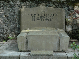 Tombe de Paul Claudel - Brangues - Balcons du Dauphin