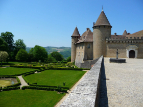 Randonne autour du chteau de Virieu