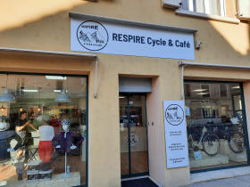 Respire Cycle & Caf - Morestel - le long de l'itinraire ViaRhna