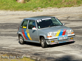 Photo monte voiture historique Chamrousse